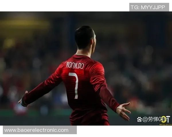 足球三号足球明星揭晓他在绿茵场上的传奇故事与辉煌成就